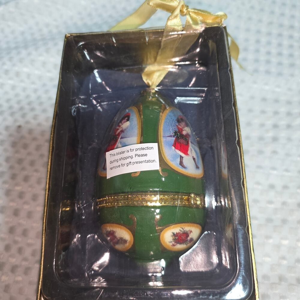 VINTAGE MR CHRISTMAS VALERIE PARR HILL CHRISTMAS ORNAMENT MUSICAL